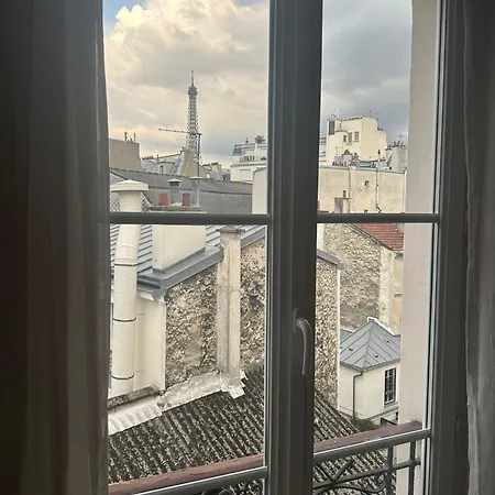 F2 Trocadero Apartment Paris